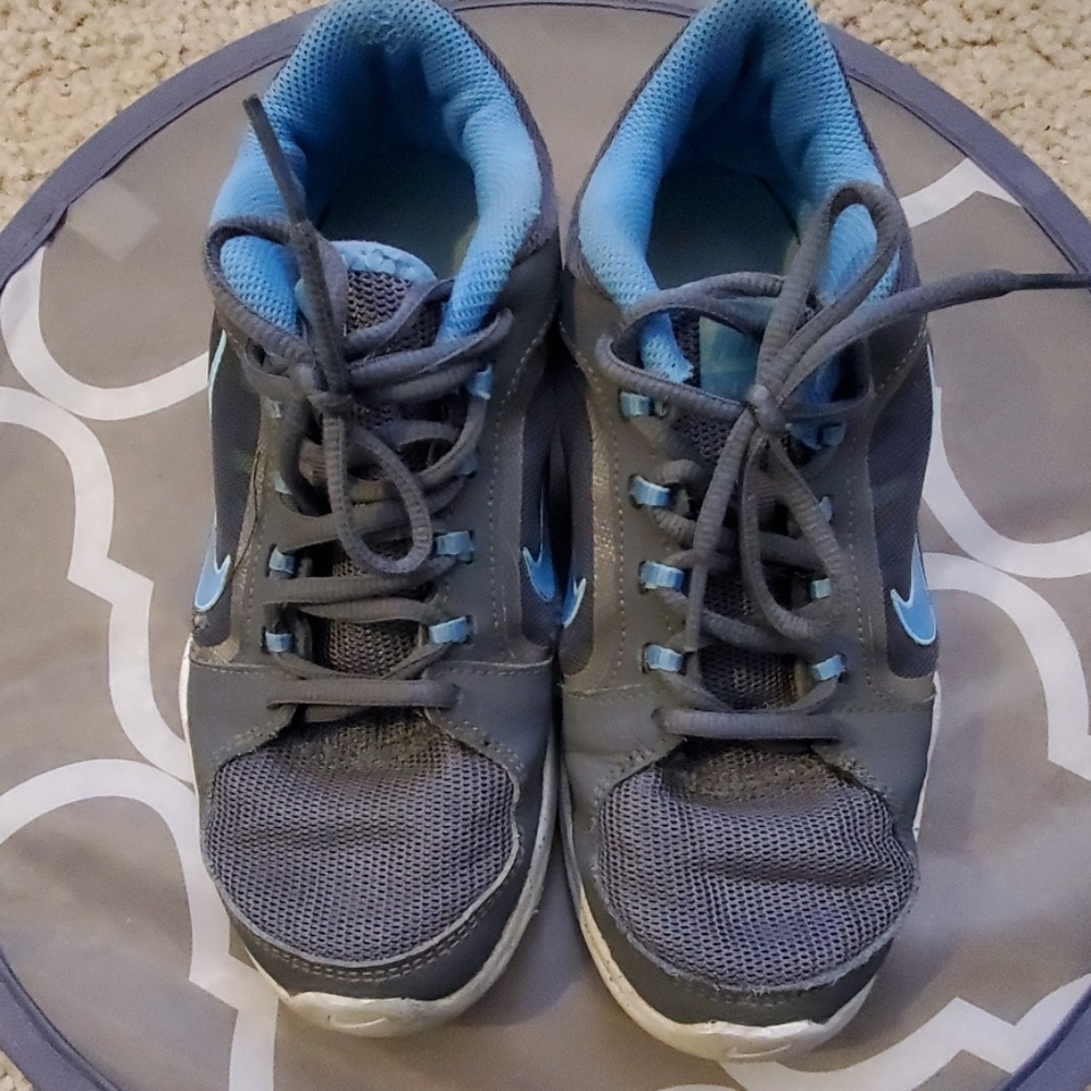 Sneakers (read description)